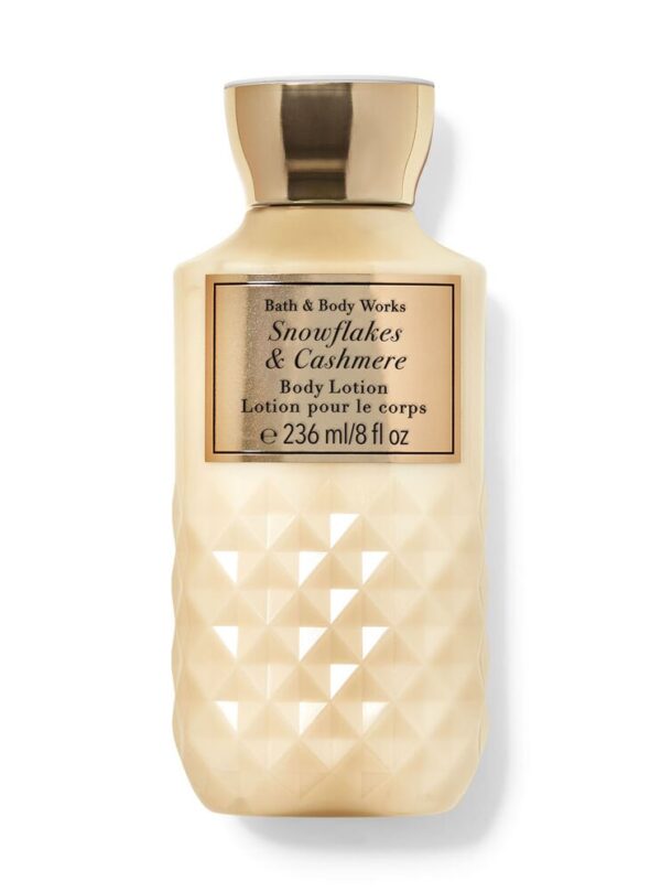 SNOWFLAKES & CASHEMERE CREMA BATH AND BODY WORKS 236ML